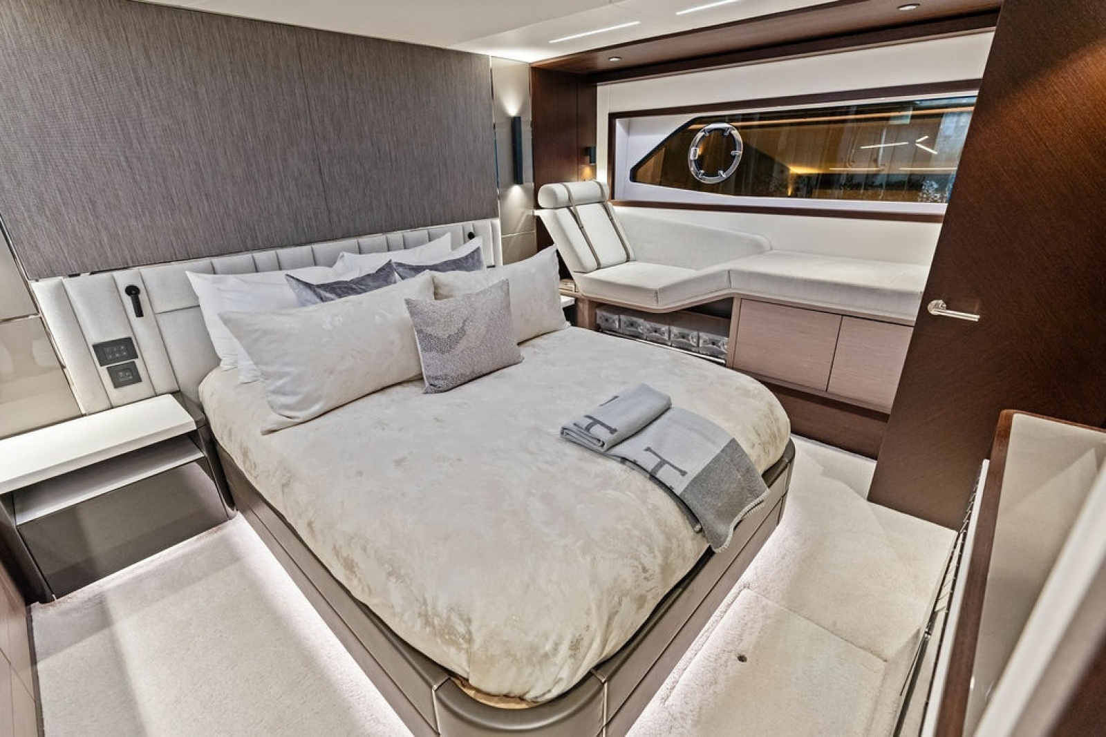 2021 Sunseeker Manhattan 68