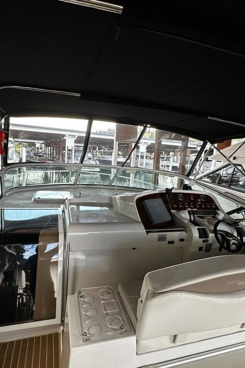 Helm Seating and Cabin Entrance