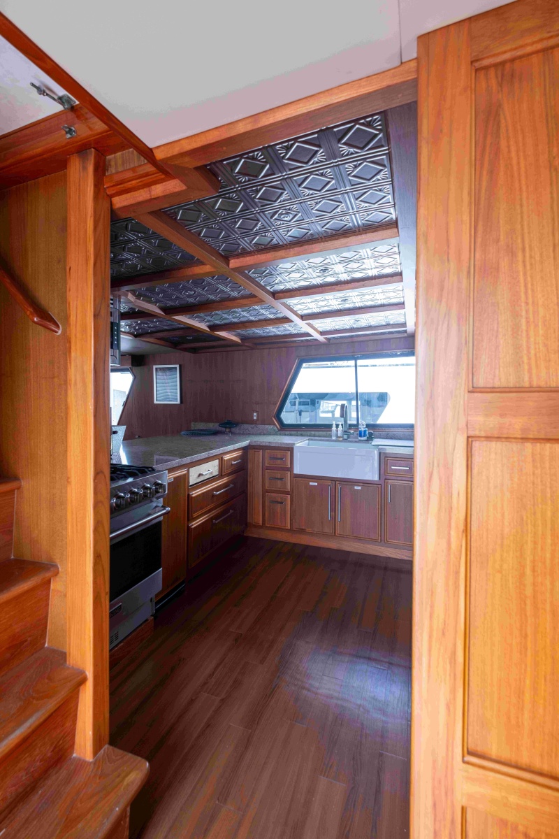 1972 Offshore Yachts 