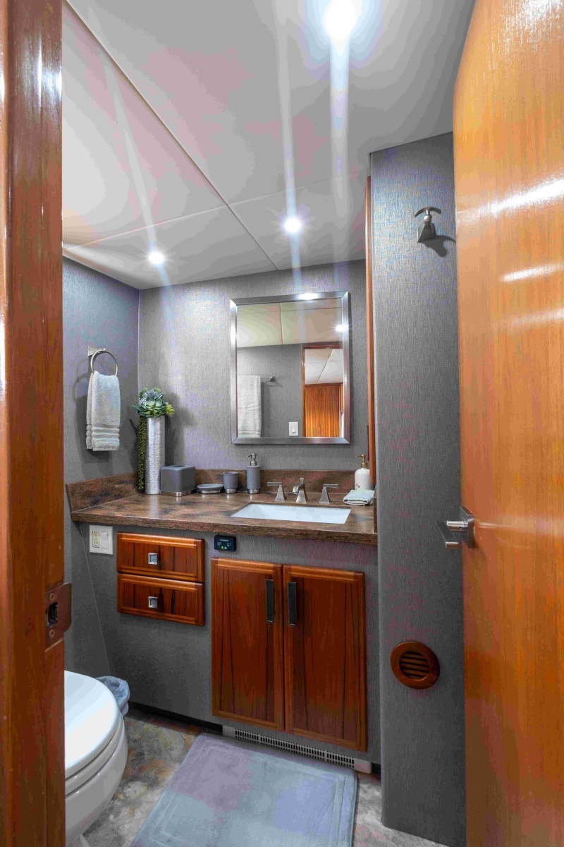 Sapphire Sea II 87ft Offshore Yachts Yacht For Sale