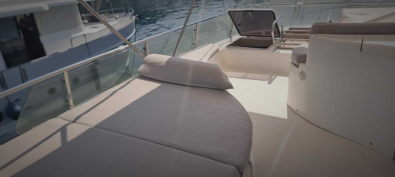2001 Ferretti Yachts 