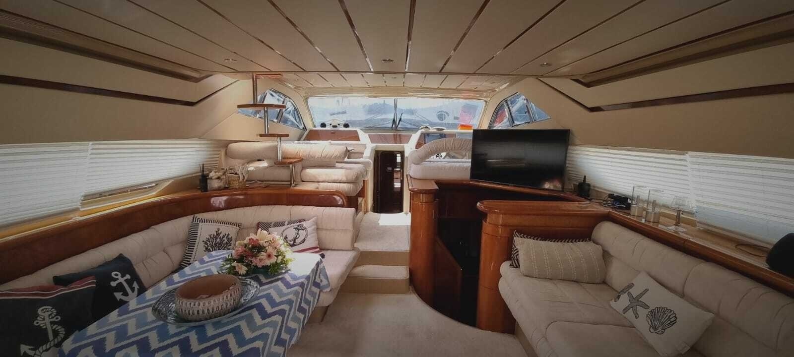 2001 Ferretti Yachts 
