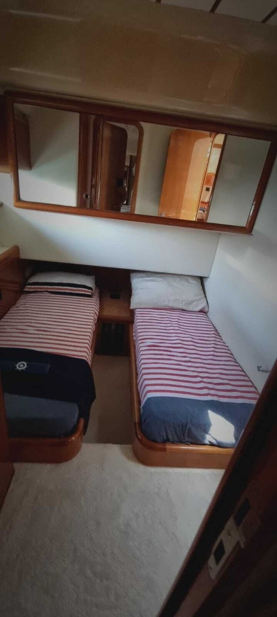 2001 Ferretti Yachts 