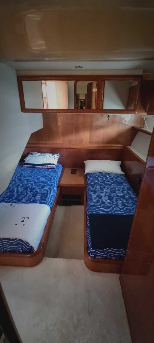 2001 Ferretti Yachts 