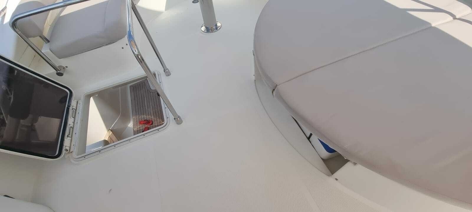 2001 Ferretti Yachts 