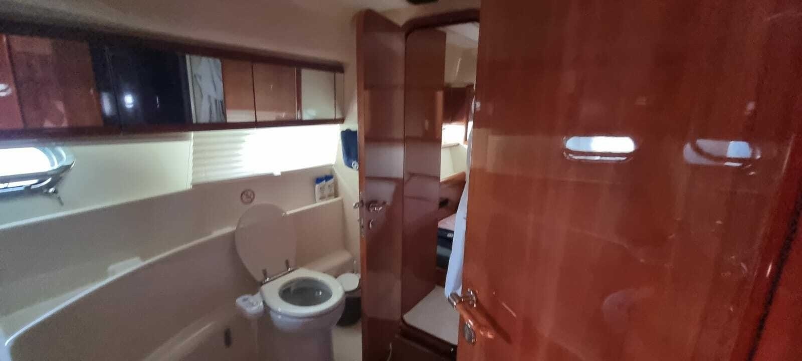 2001 Ferretti Yachts 