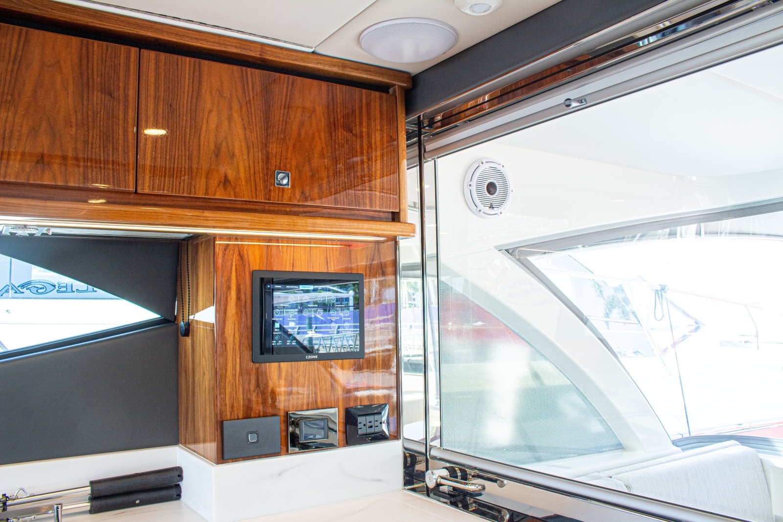 2025 Riviera 46 Sports Motor Yacht