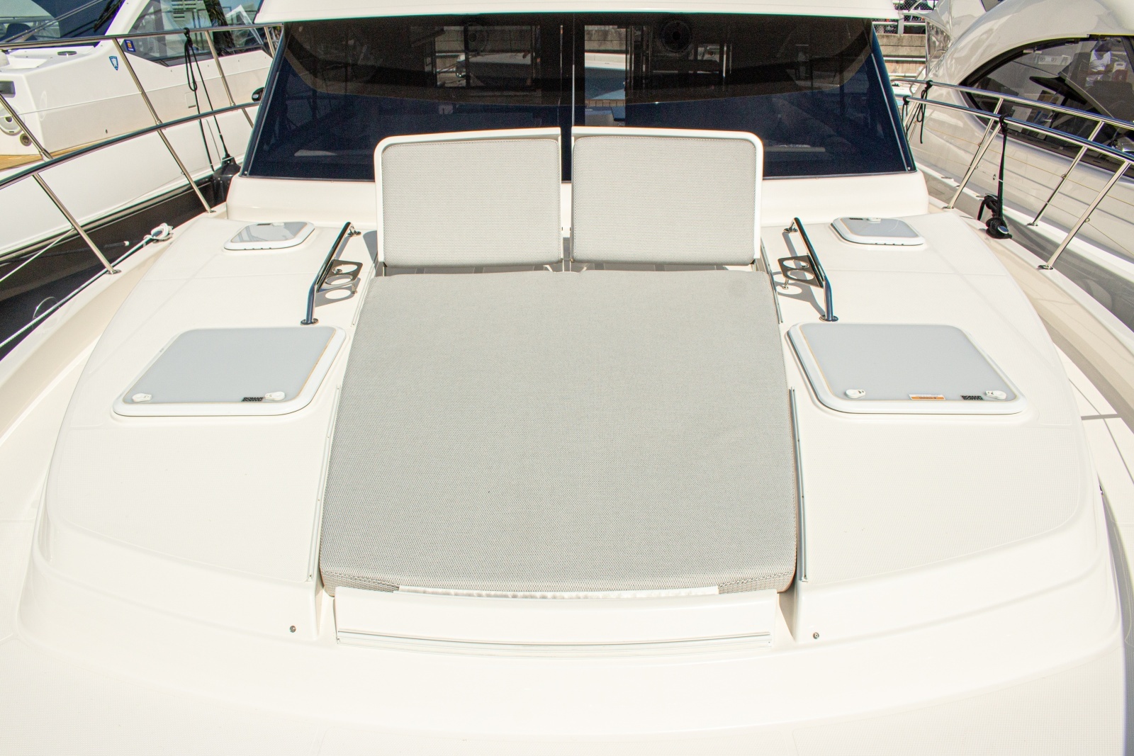 2025 Riviera 46 Sports Motor Yacht