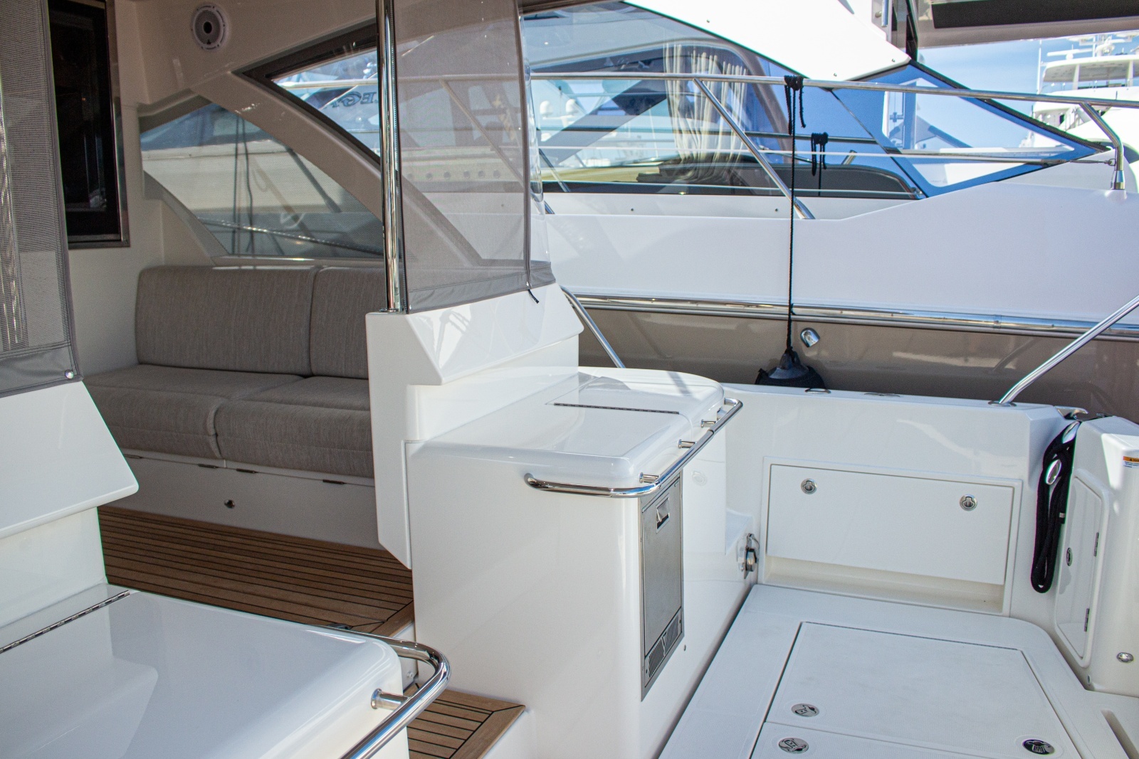 2025 Riviera 46 Sports Motor Yacht