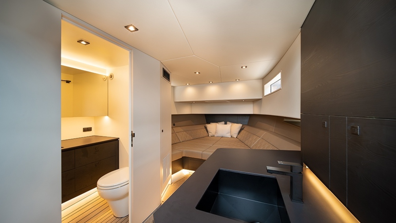 Lower deck
