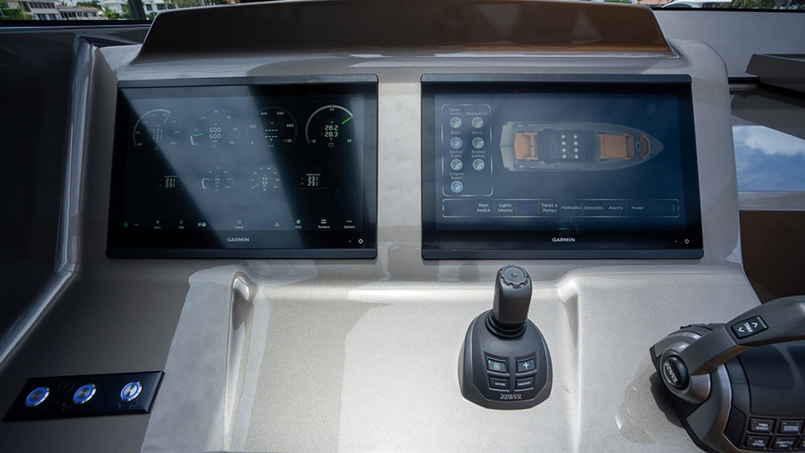 Volvo joystick