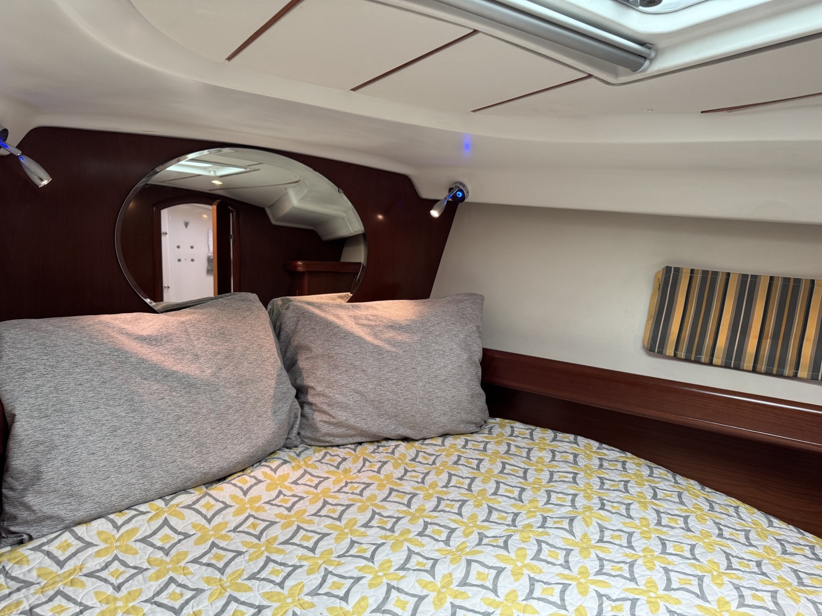 2004 Beneteau 423