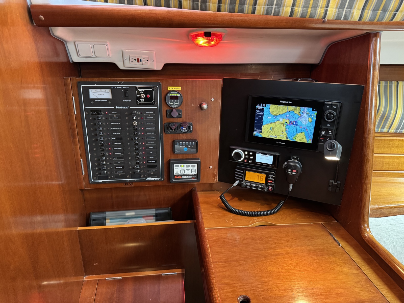 2004 Beneteau 423