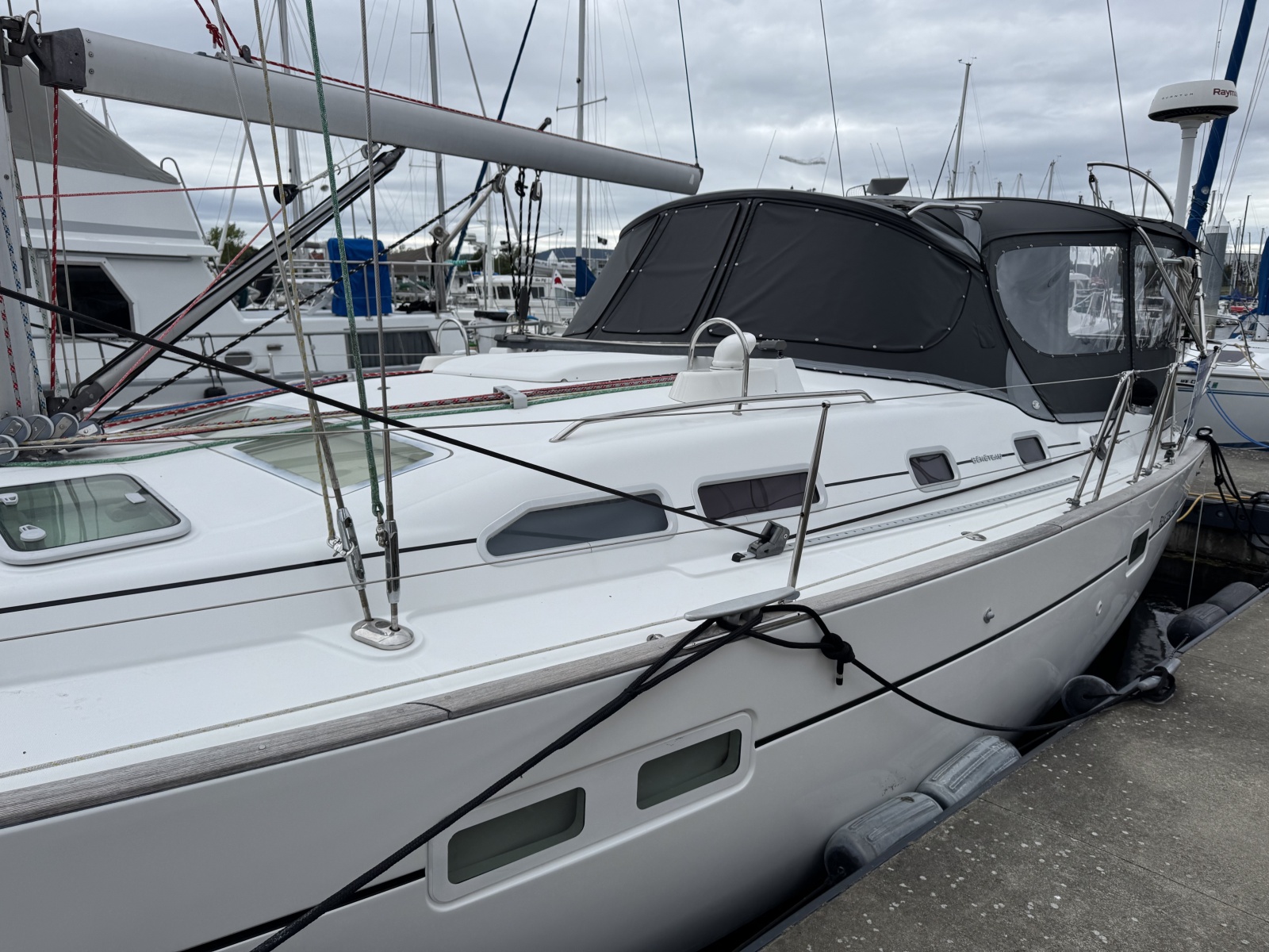 2004 Beneteau 423