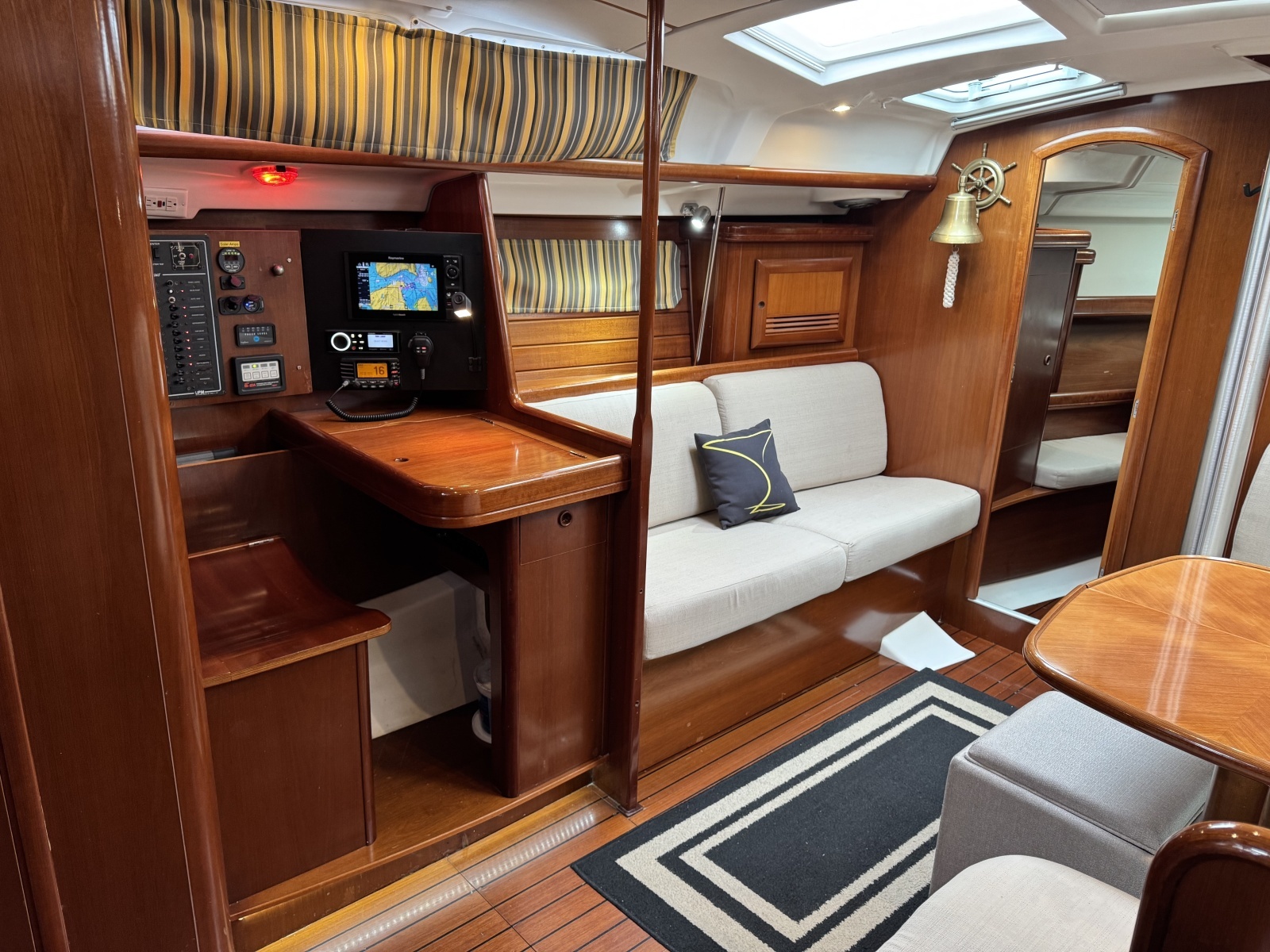 2004 Beneteau 423