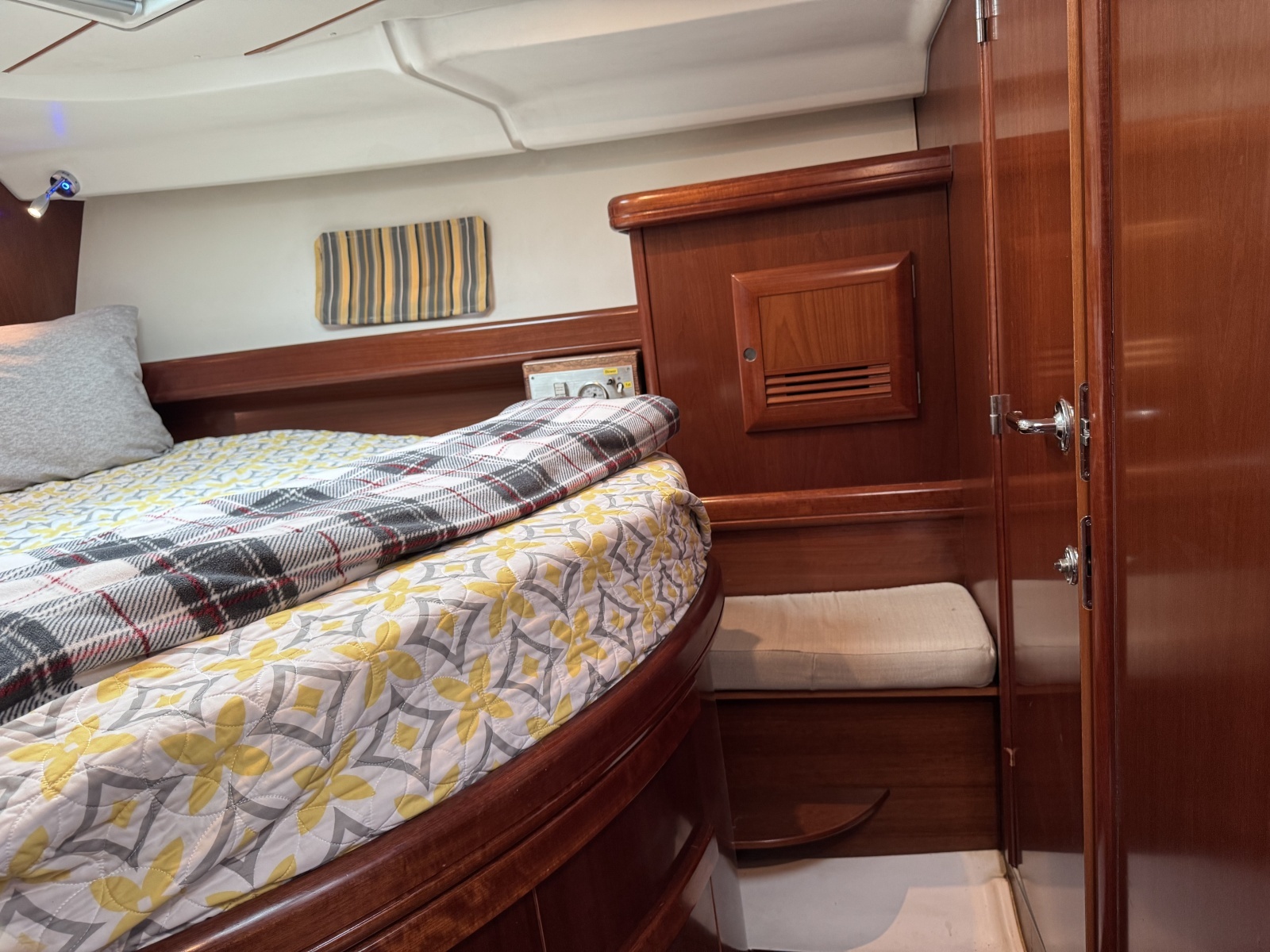 2004 Beneteau 423