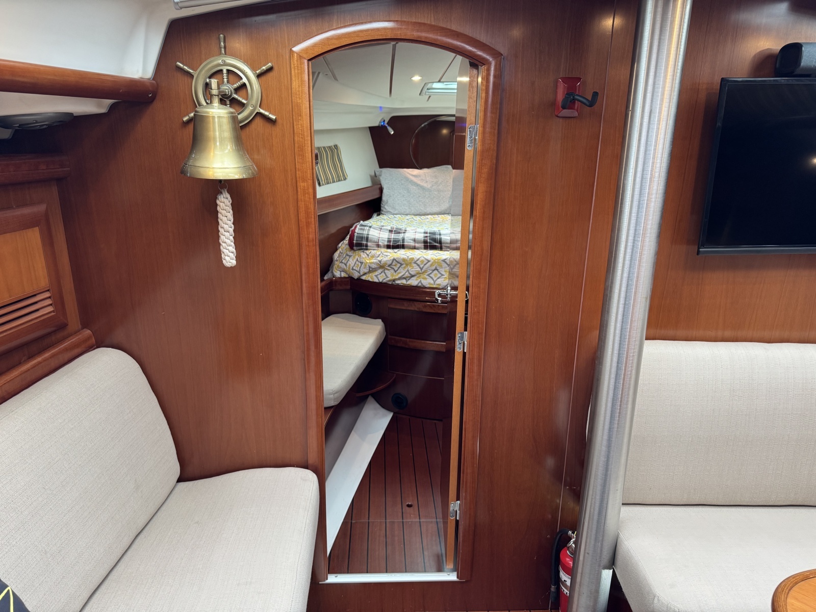 2004 Beneteau 423