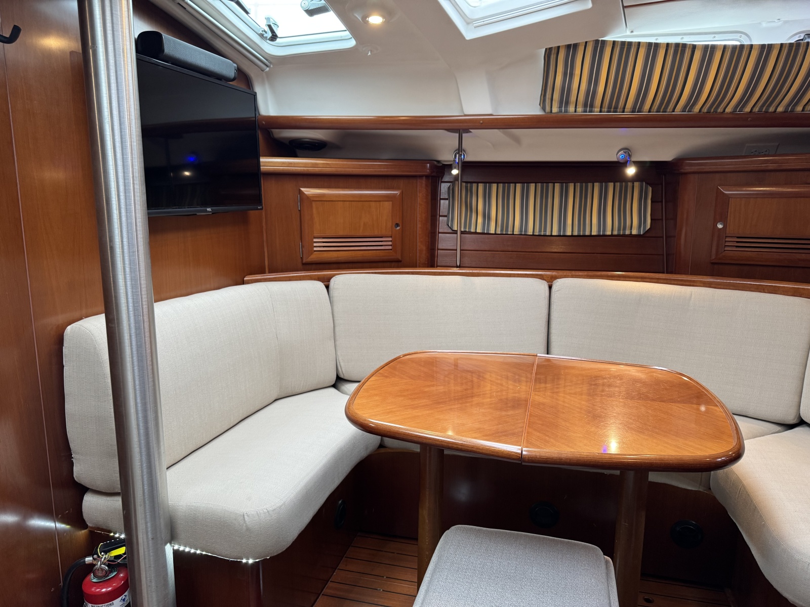 2004 Beneteau 423