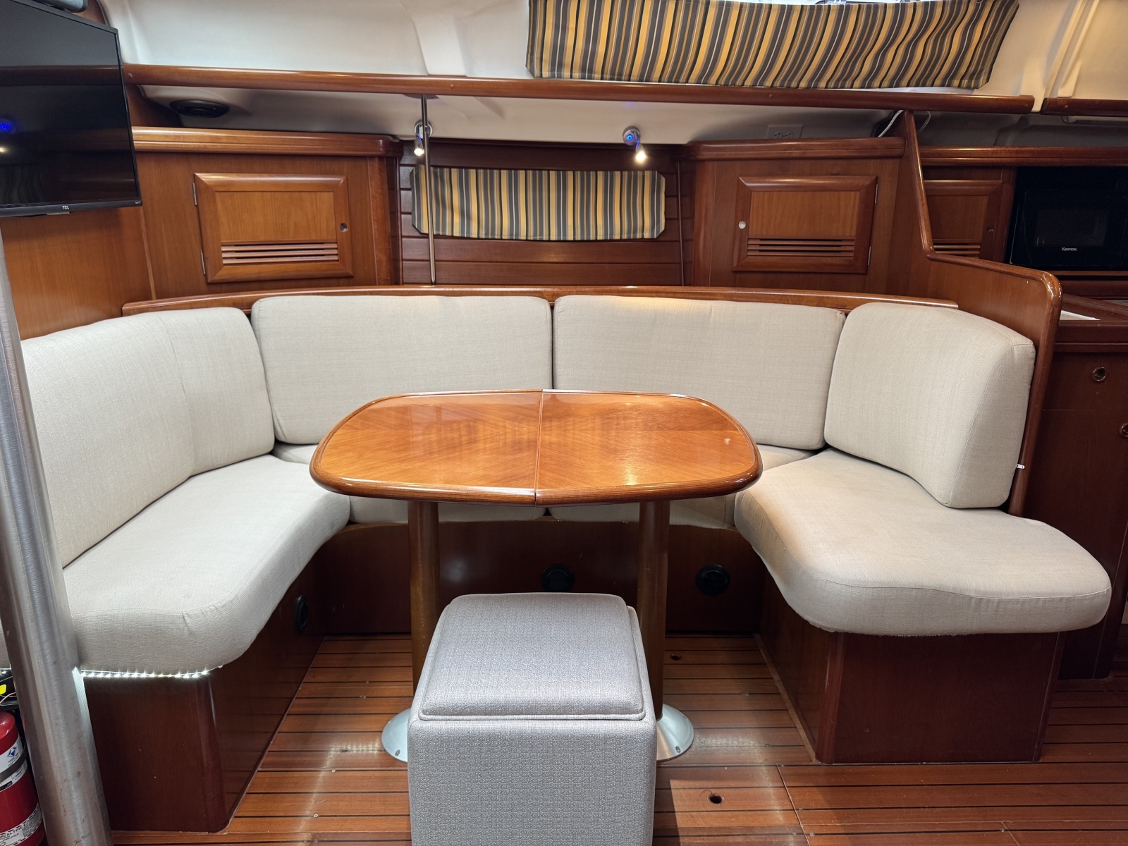 2004 Beneteau 423