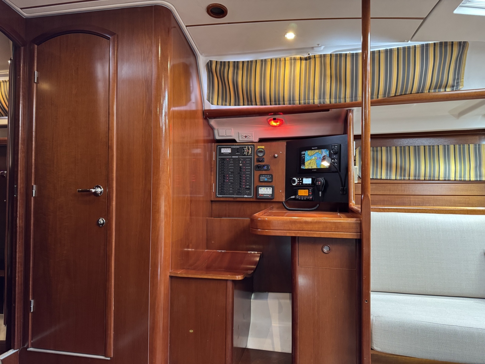 2004 Beneteau 423