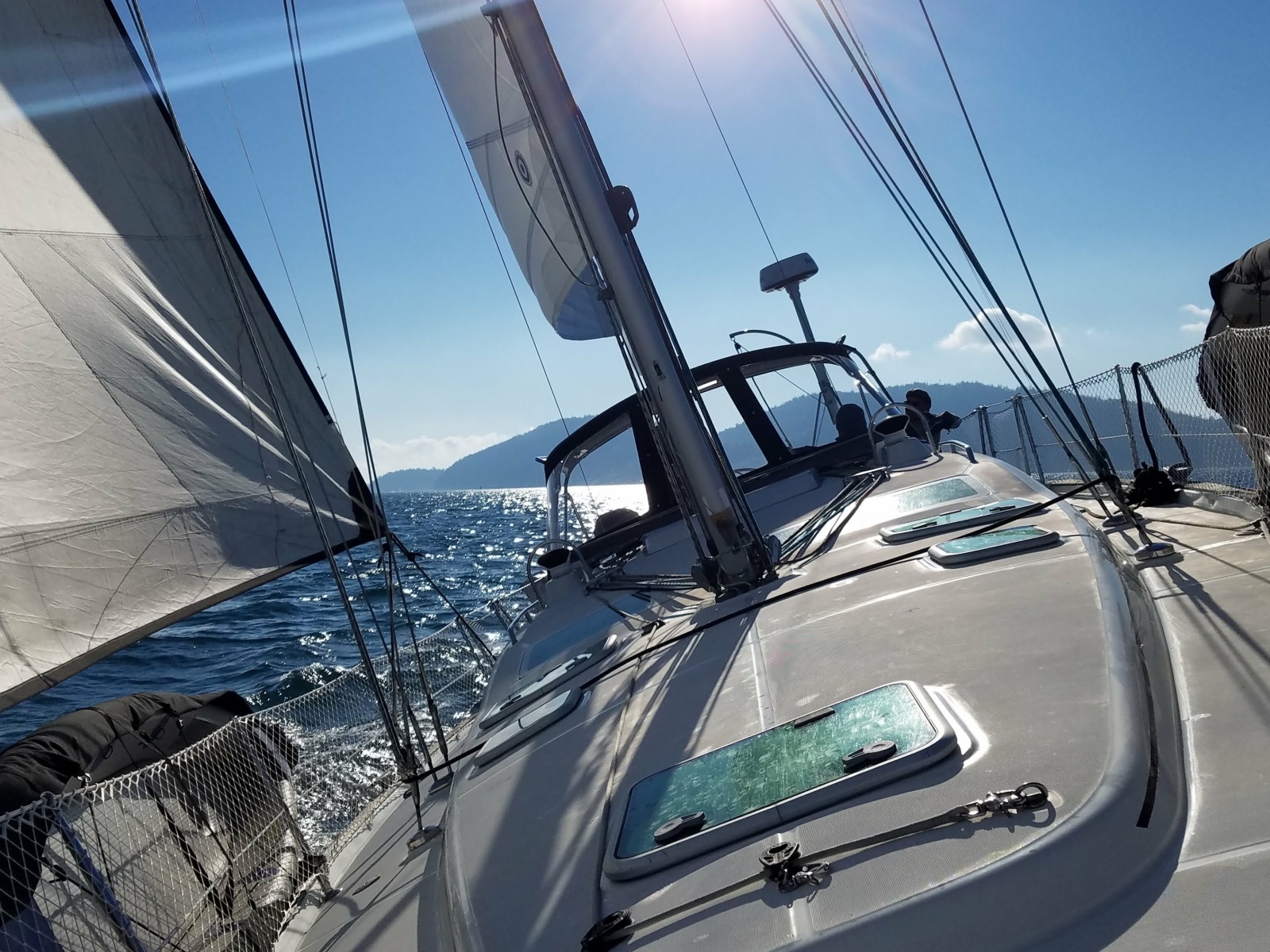42' 2004 Beneteau 423