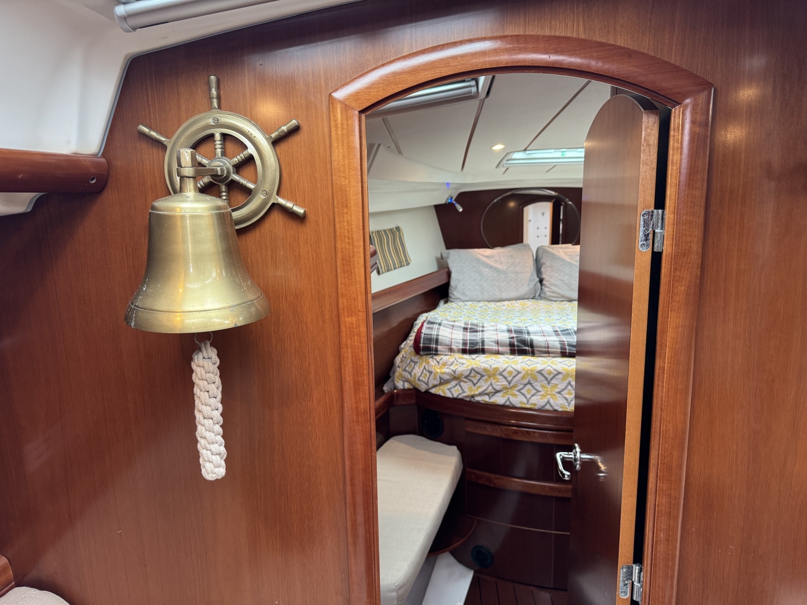 2004 Beneteau 423