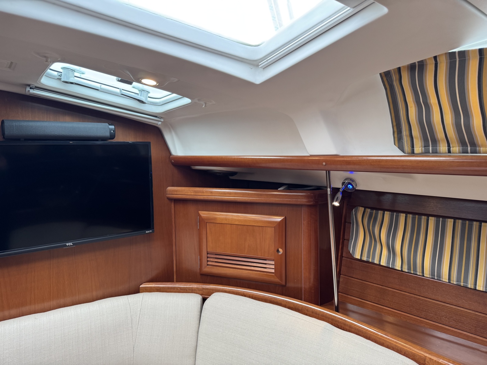 2004 Beneteau 423