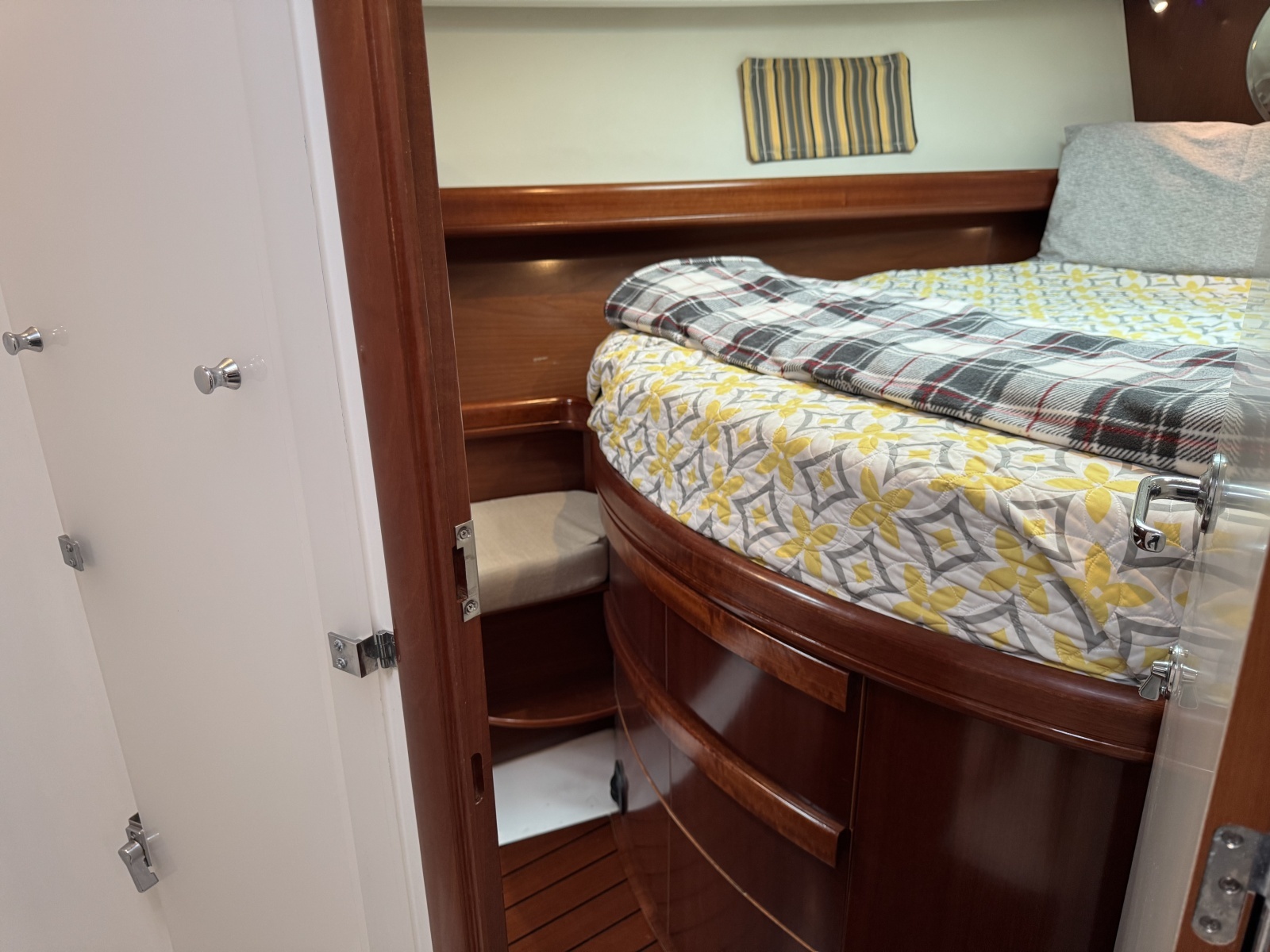2004 Beneteau 423