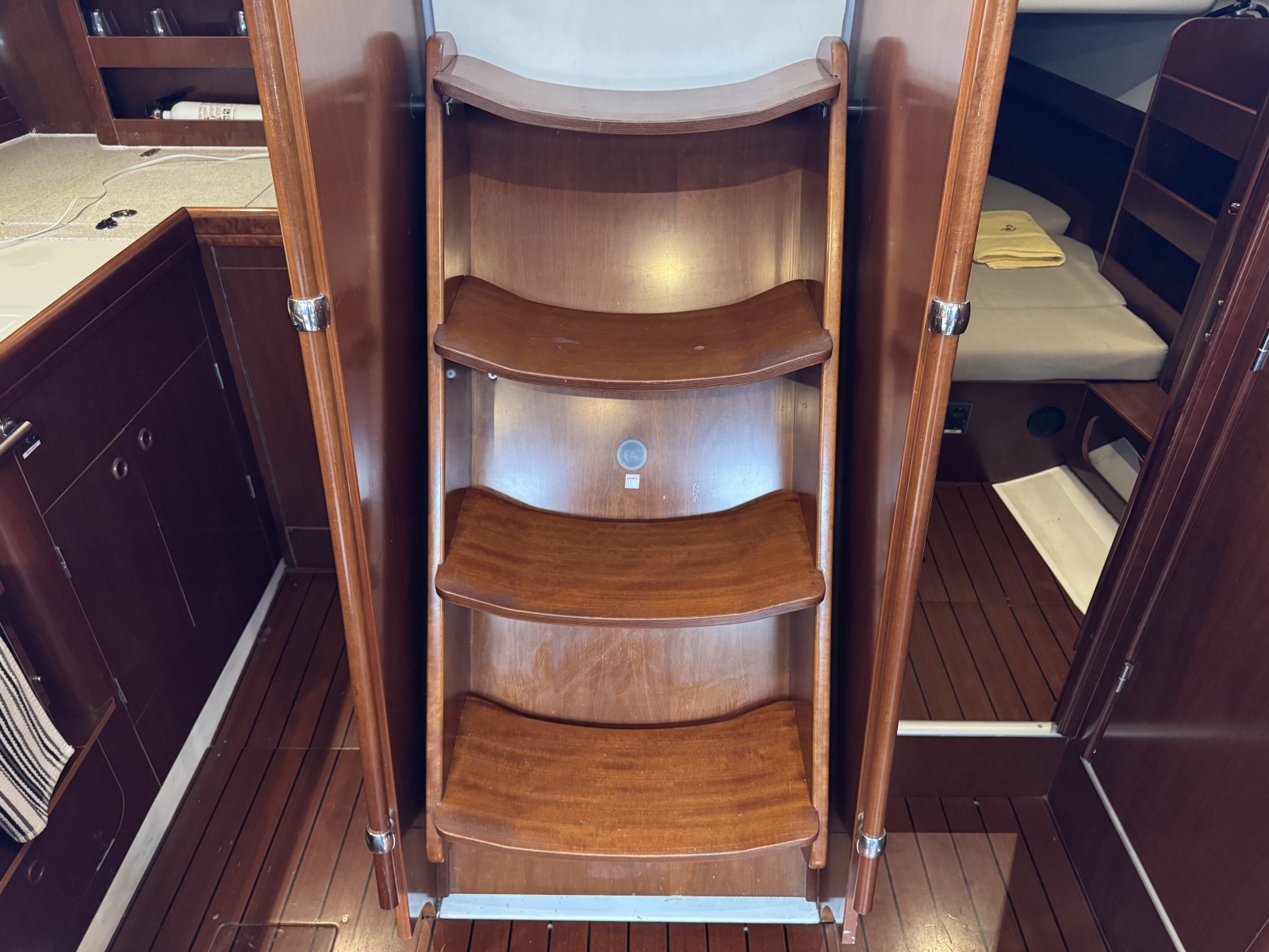 2004 Beneteau 423
