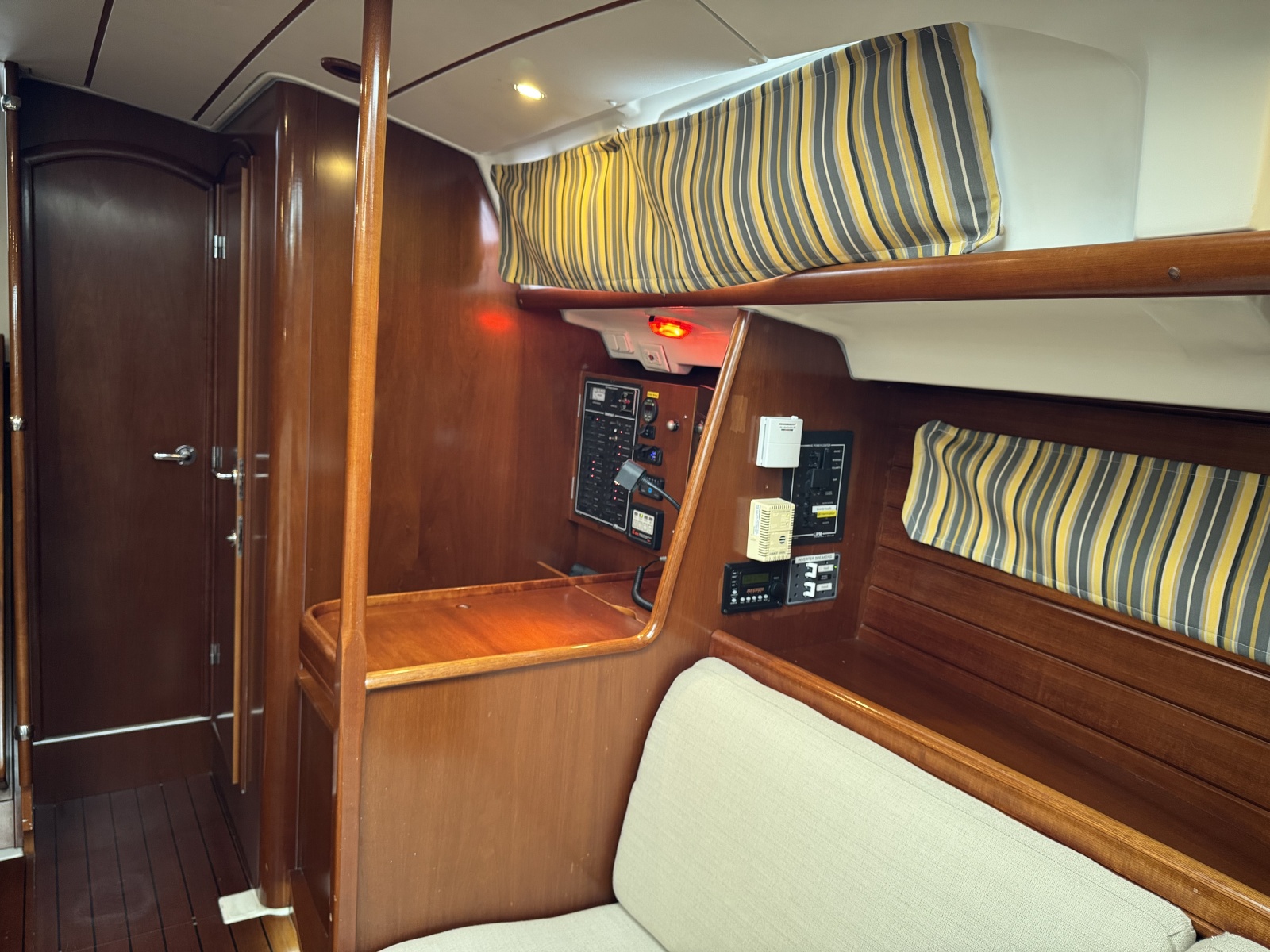 2004 Beneteau 423