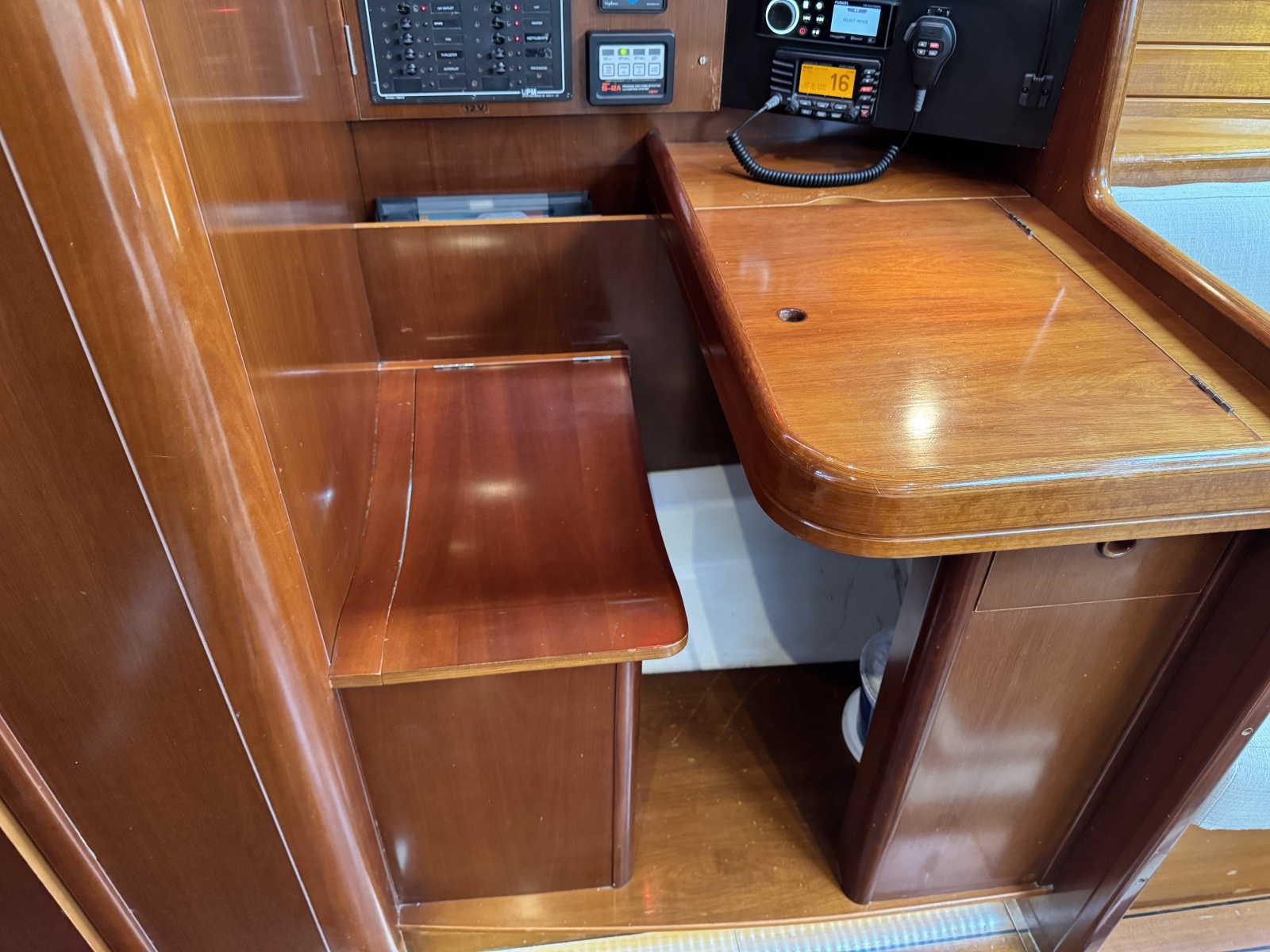 2004 Beneteau 423