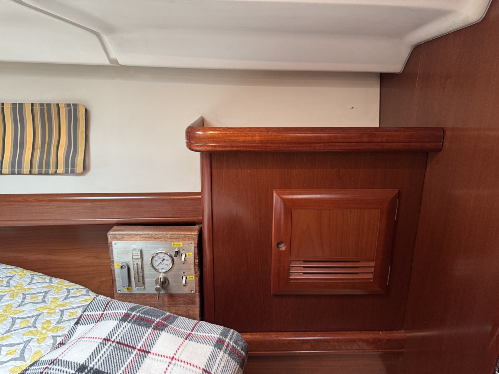2004 Beneteau 423