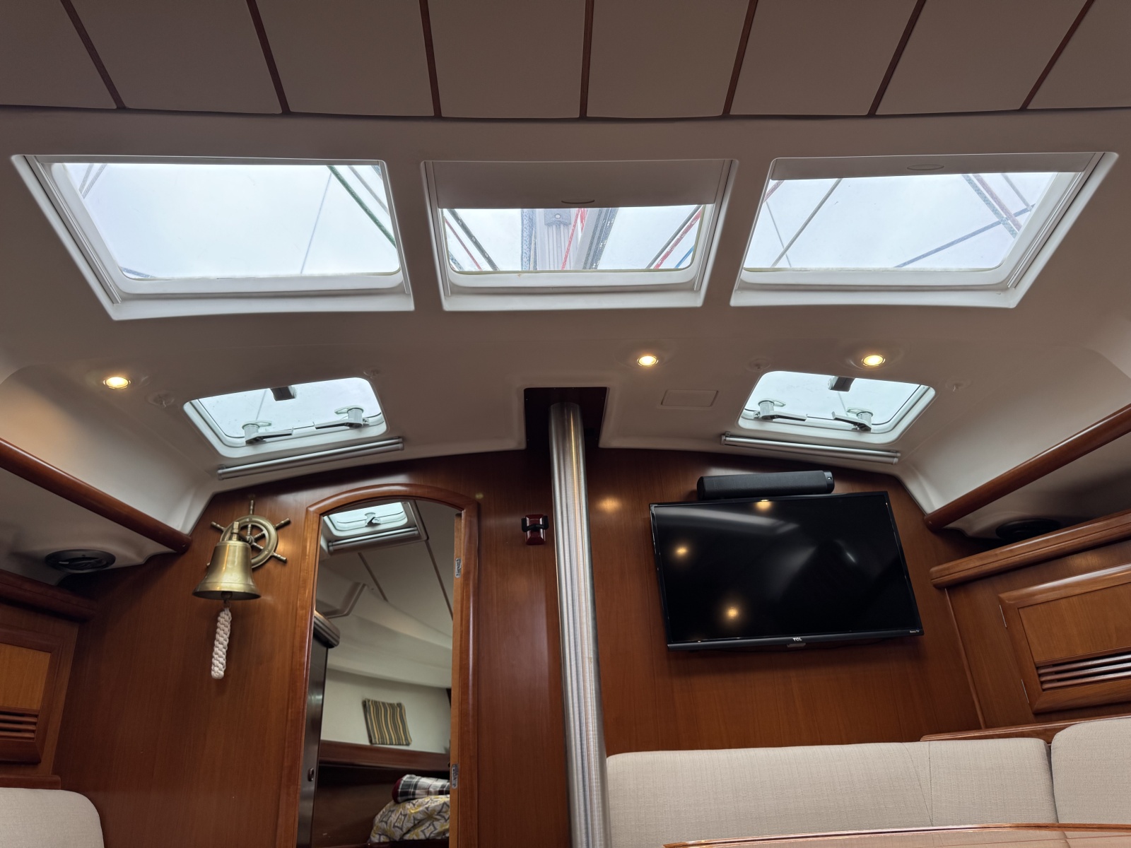 2004 Beneteau 423