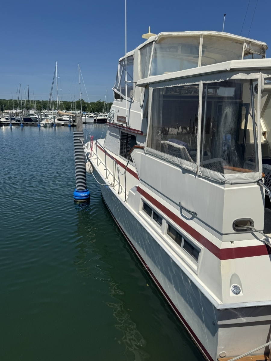 1984 Viking Aft Cabin Motor yacht