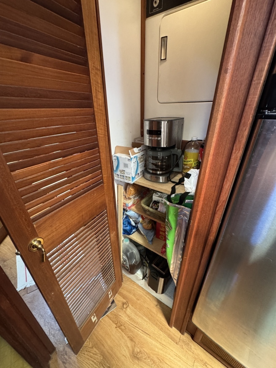 1984 Viking Aft Cabin Motor yacht