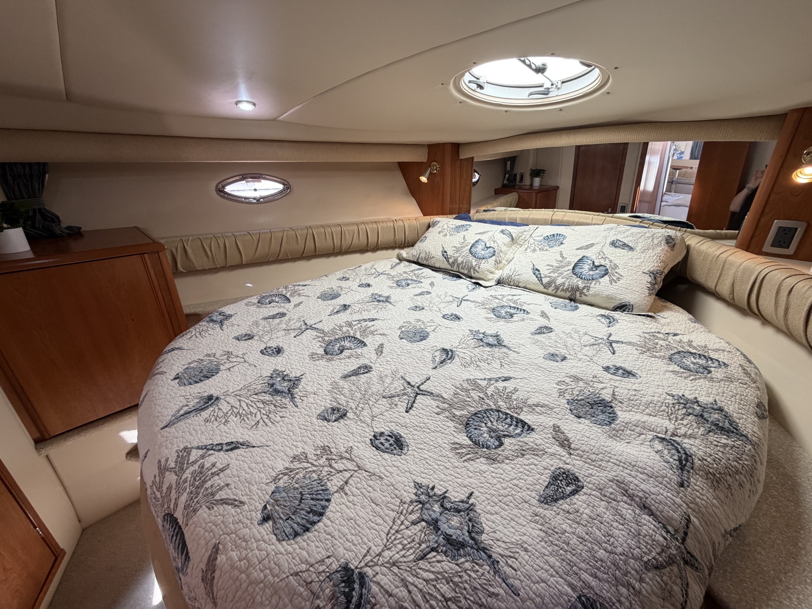 2004 Meridian 411