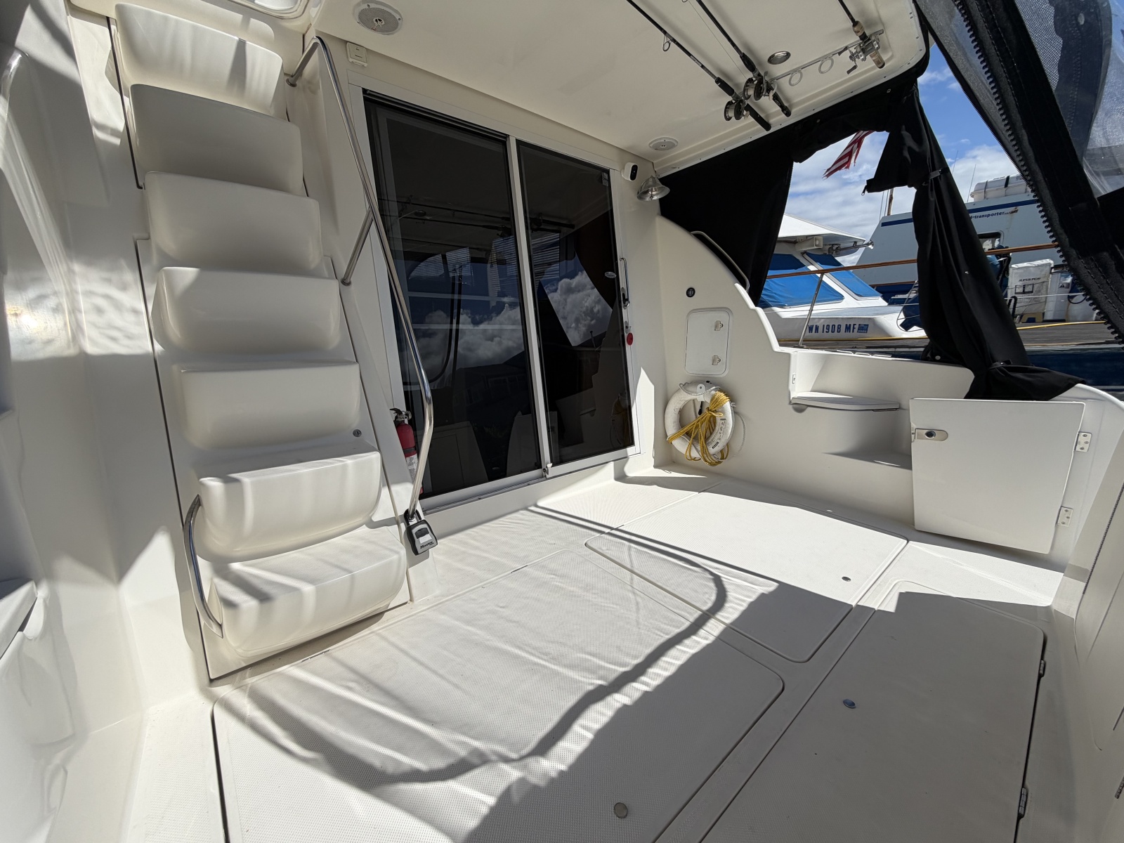 2004 Meridian 411
