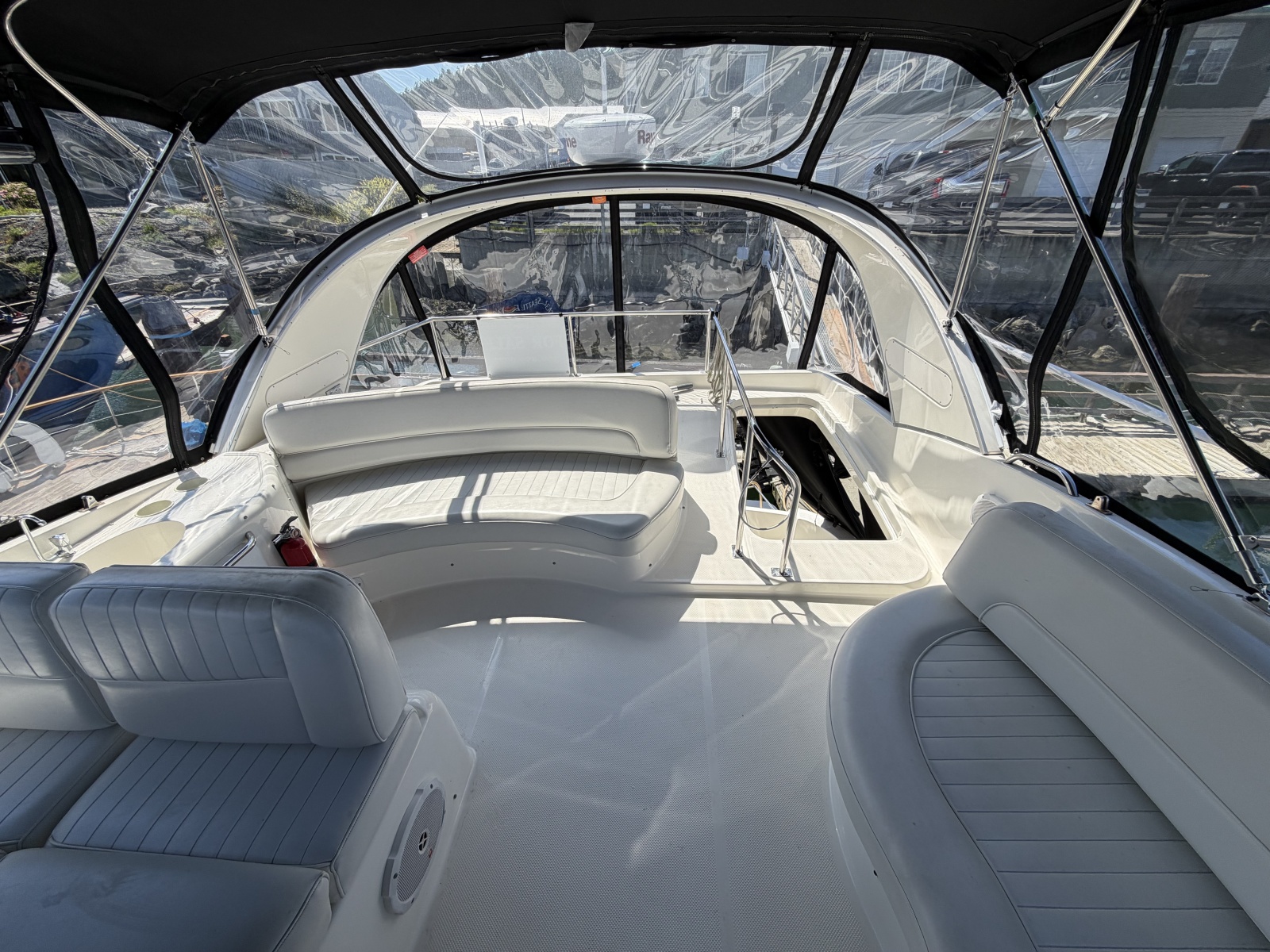 2004 Meridian 411