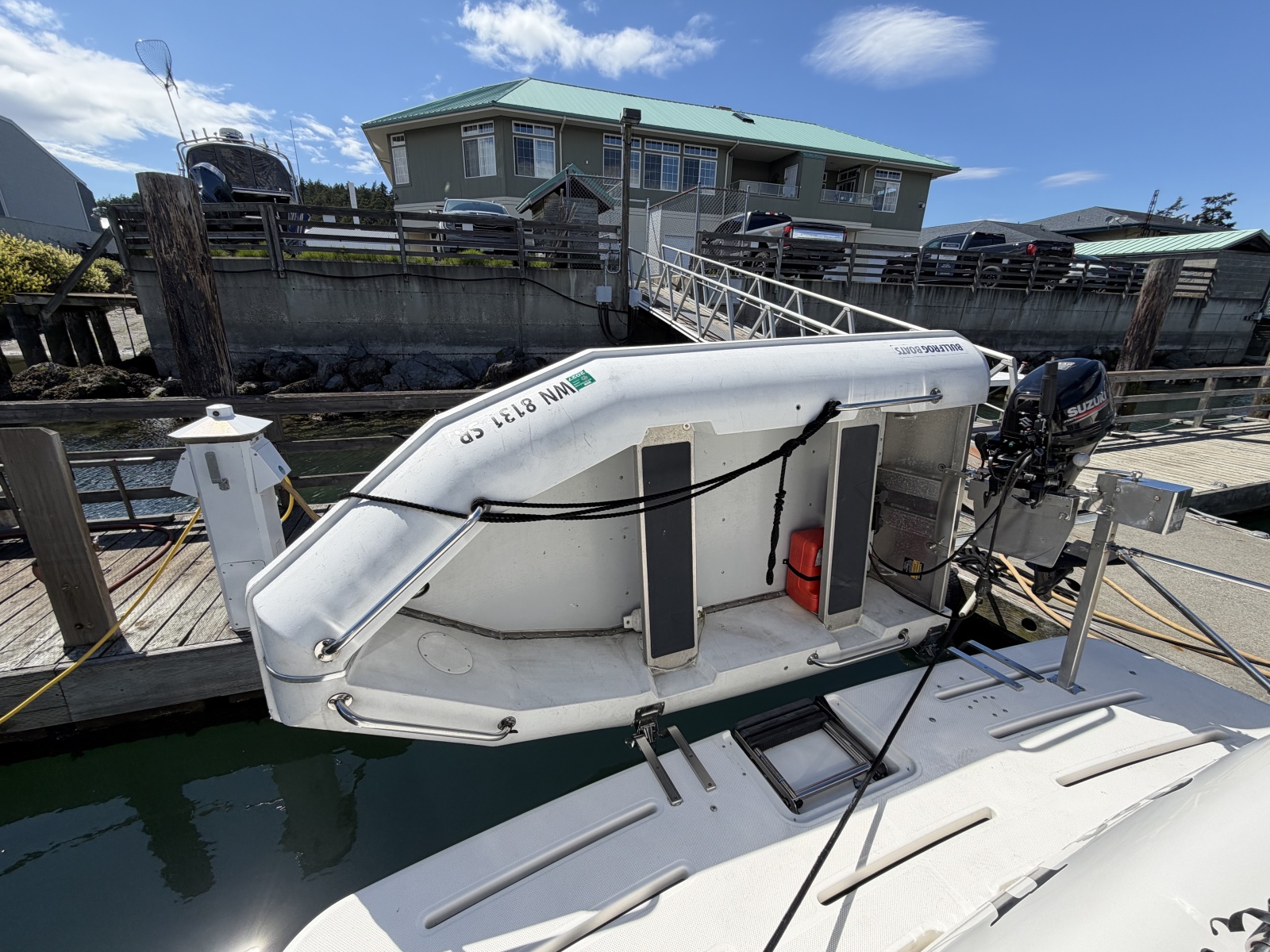 2004 Meridian 411