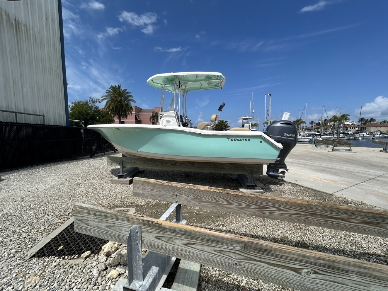 2016 Tidewater 210LXF