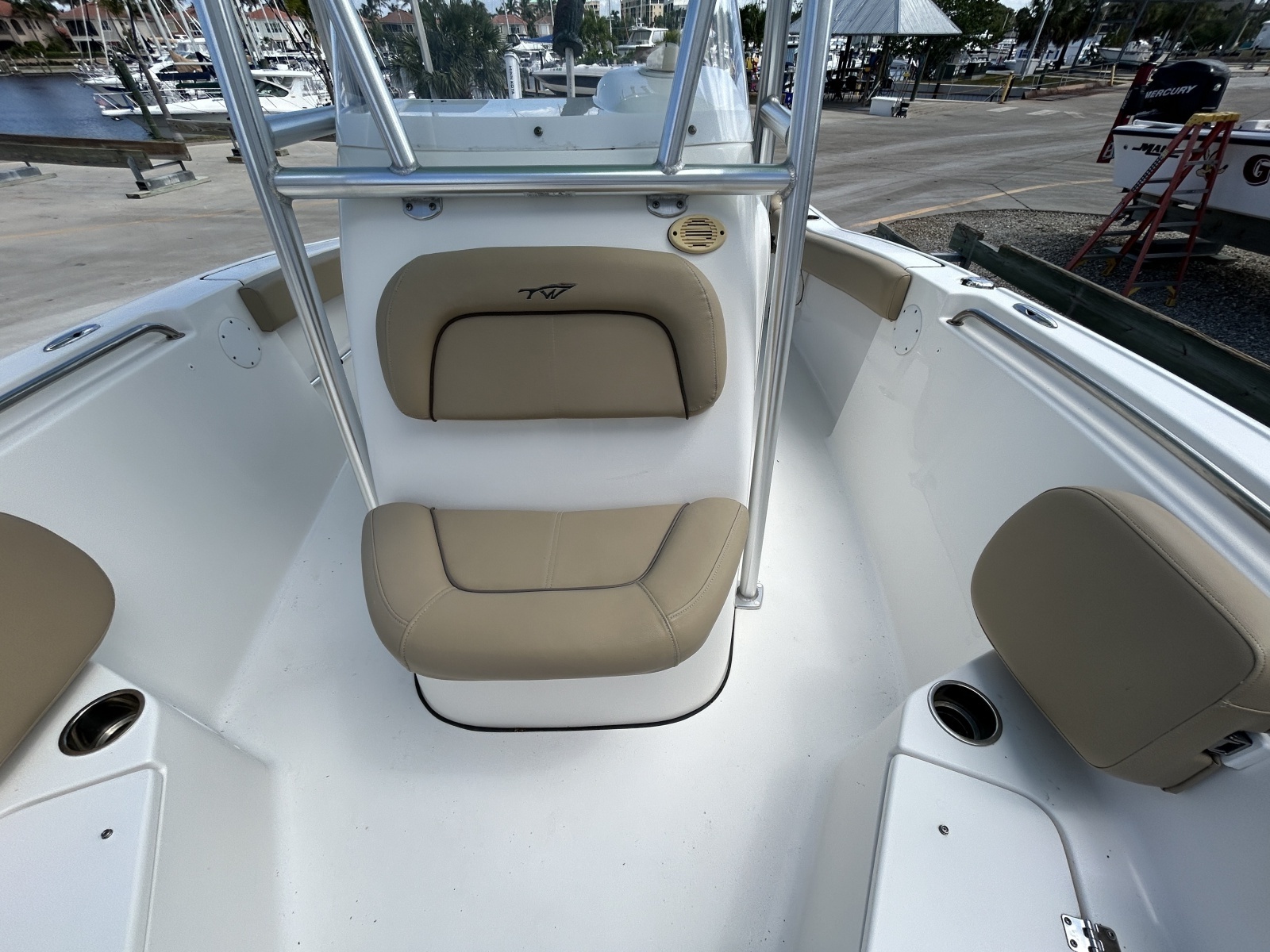 2016 Tidewater 210LXF