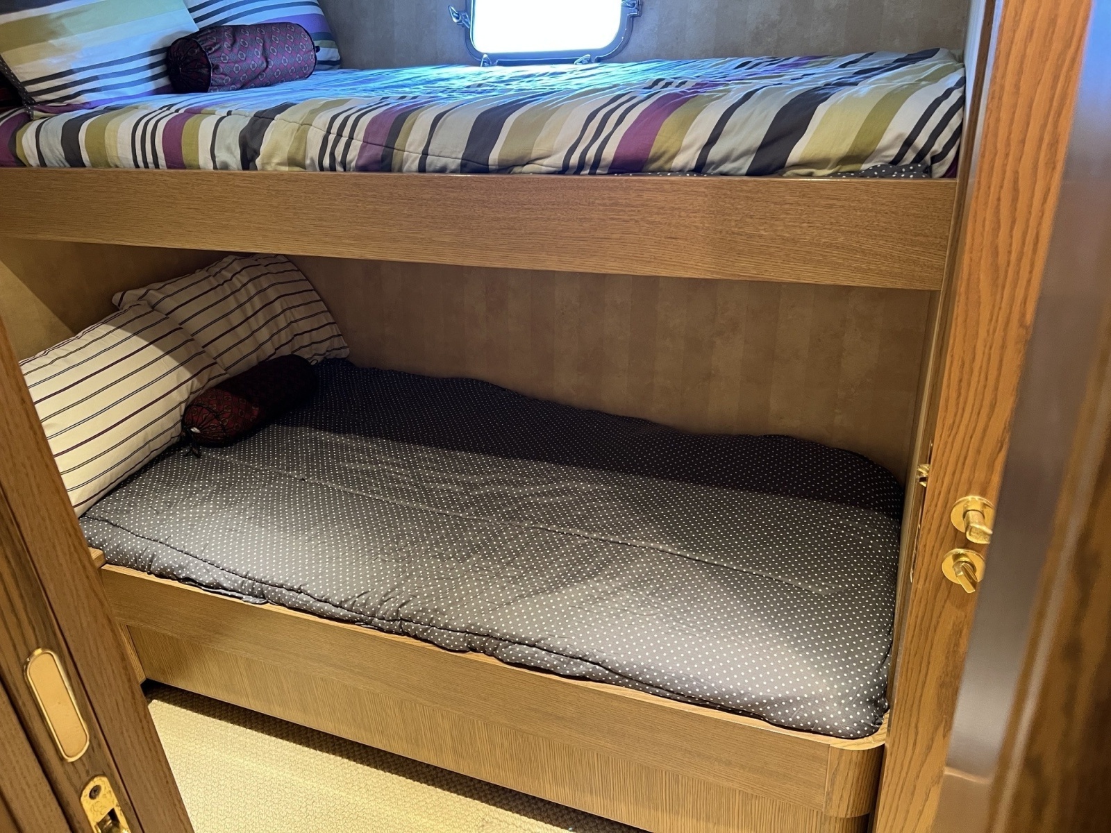 Guest Upper/lower