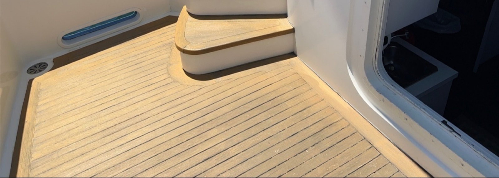 Cockpit sole