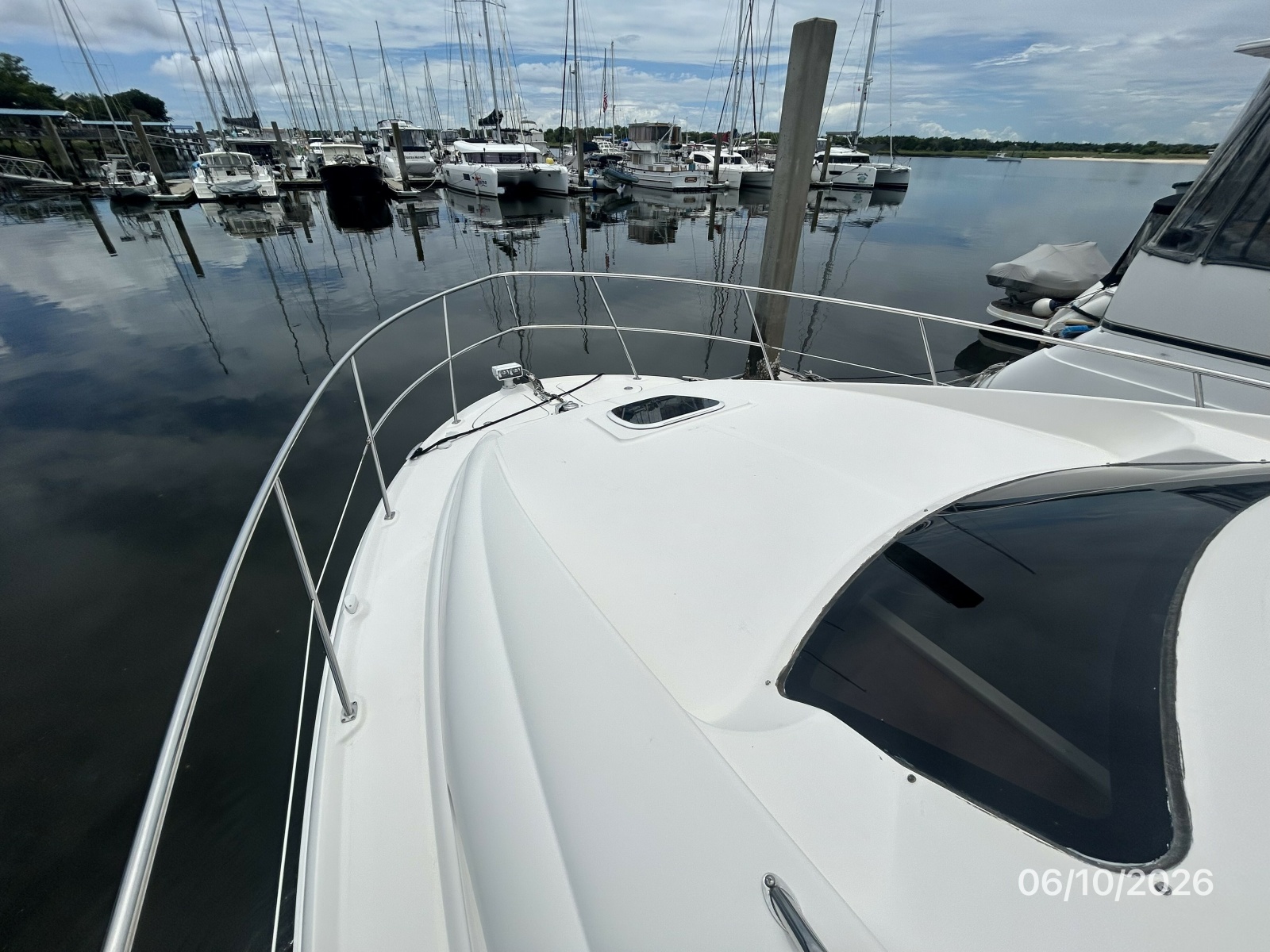 39' Sea Ray foredeck2