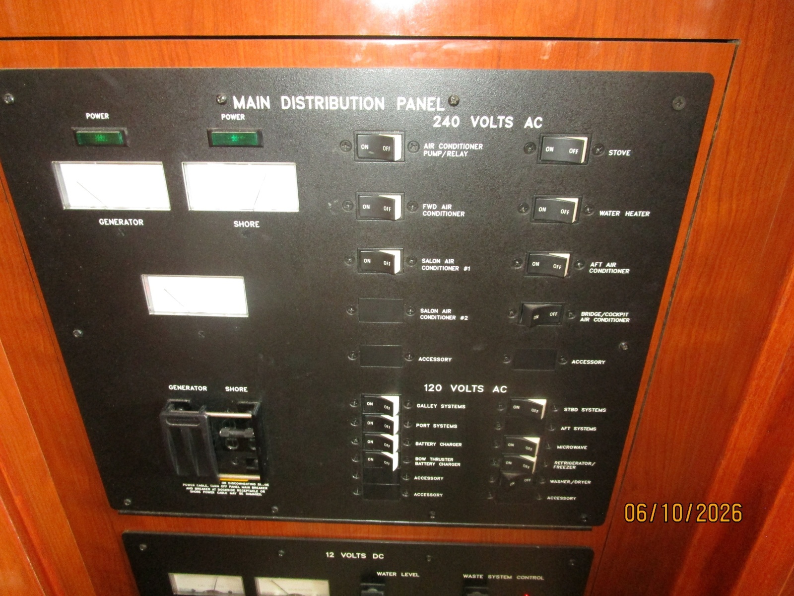 39' Sea Ray electrical panel2