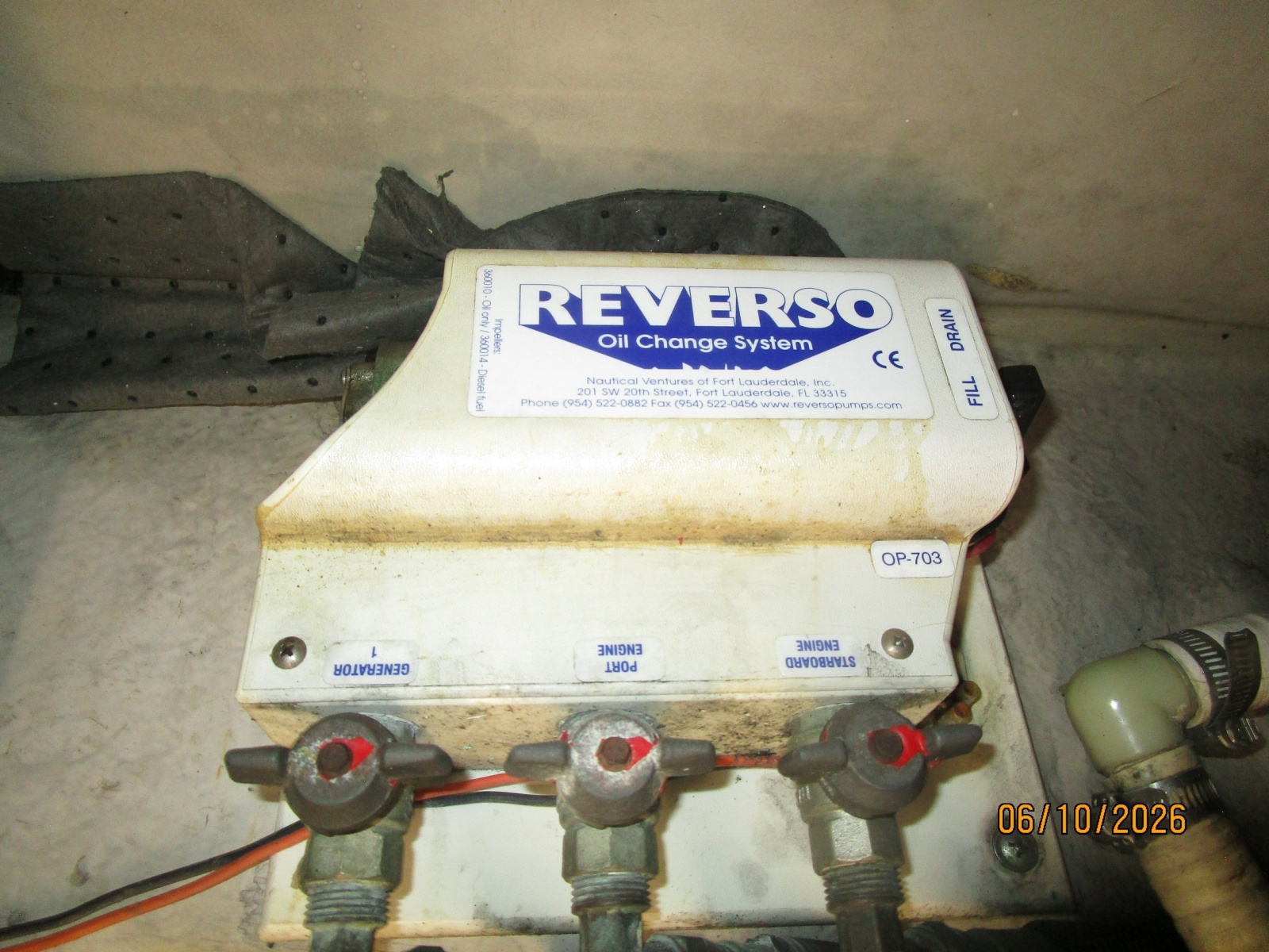 39' Sea Ray oil change system