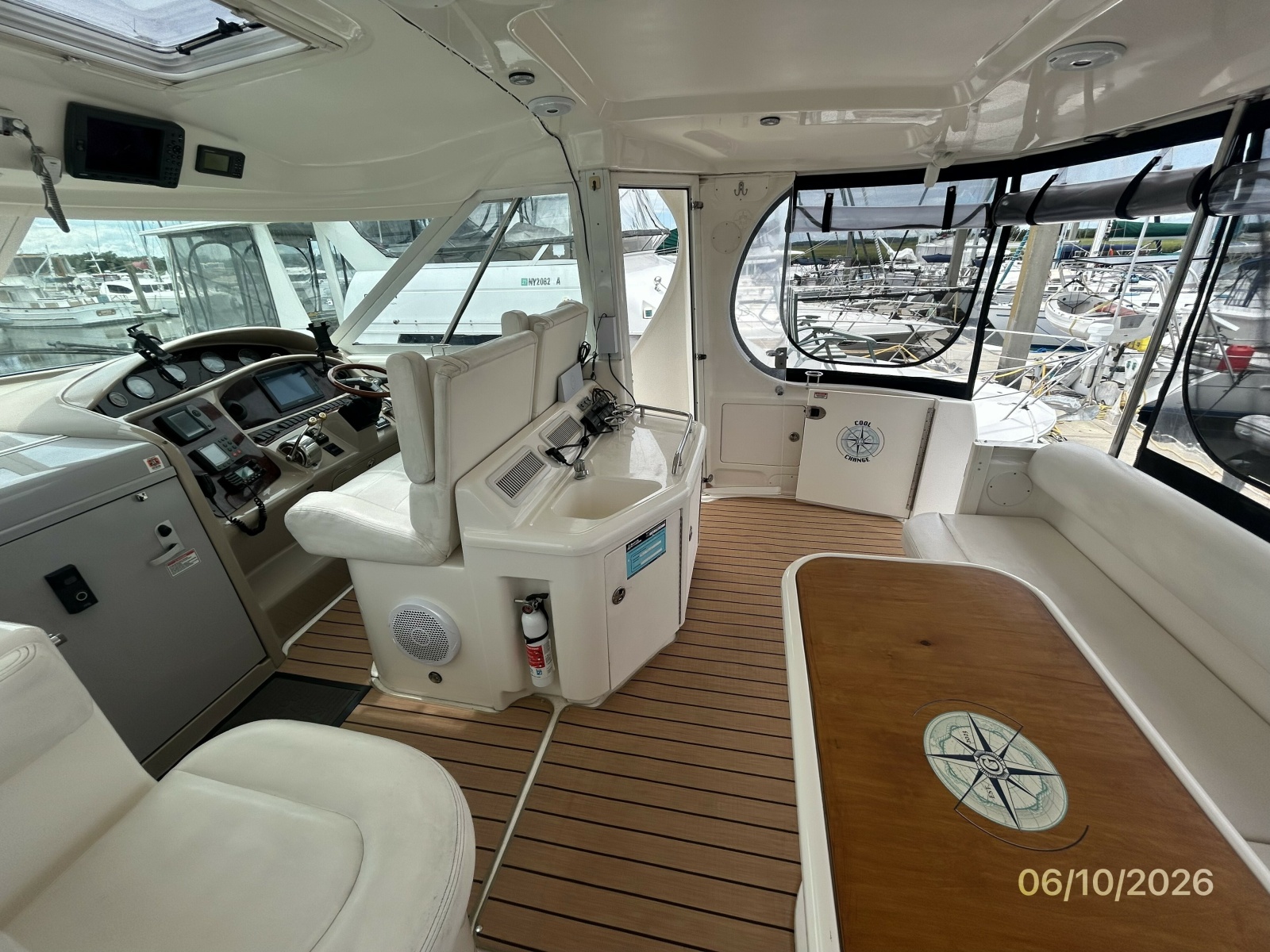 39' Sea Ray sundeck starboard