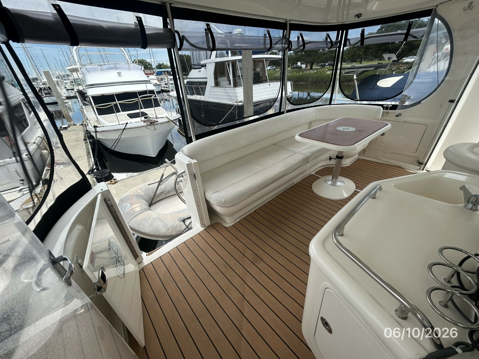 39' Sea Ray sundeck2