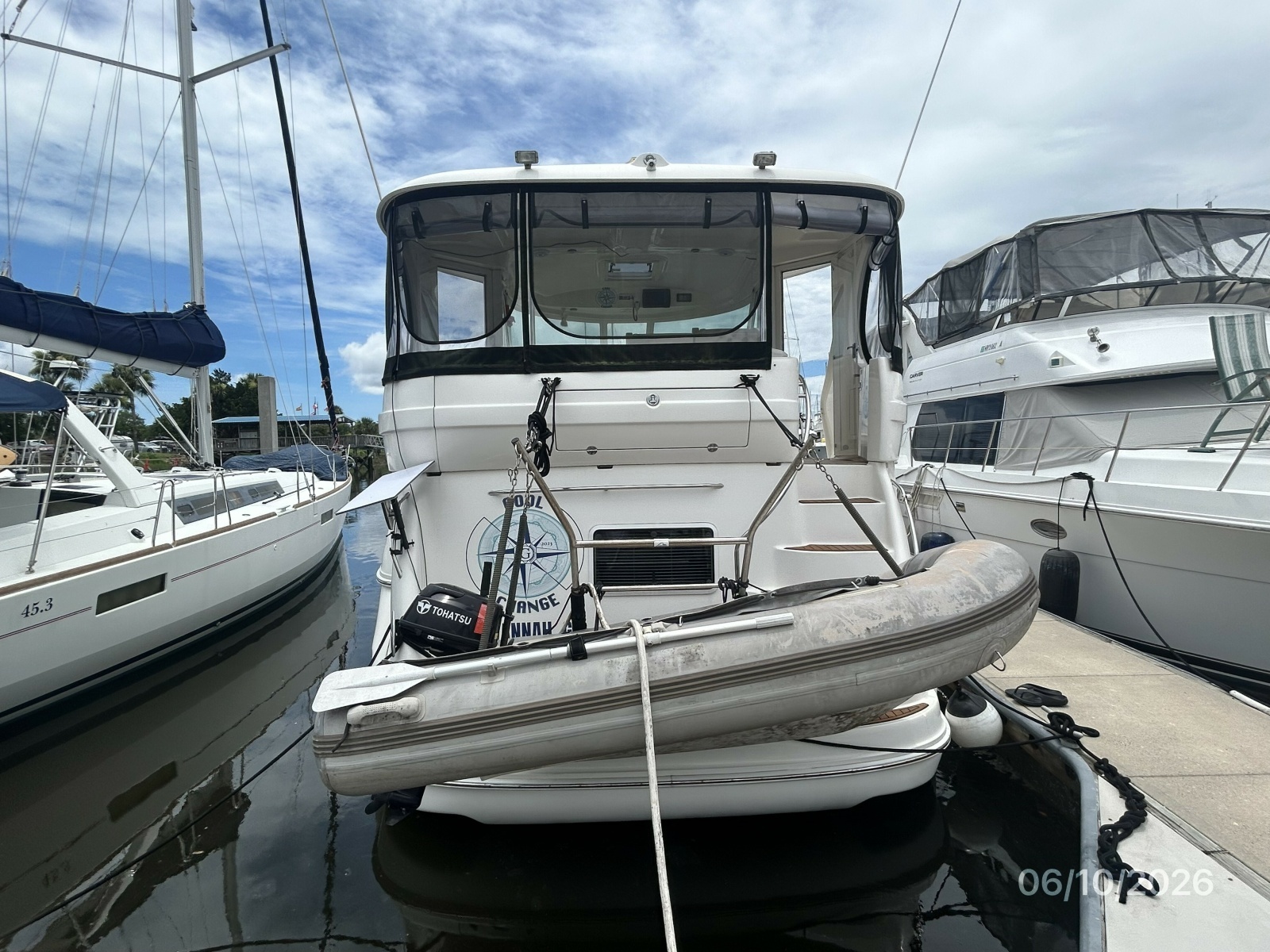 39' Sea Ray aft profile