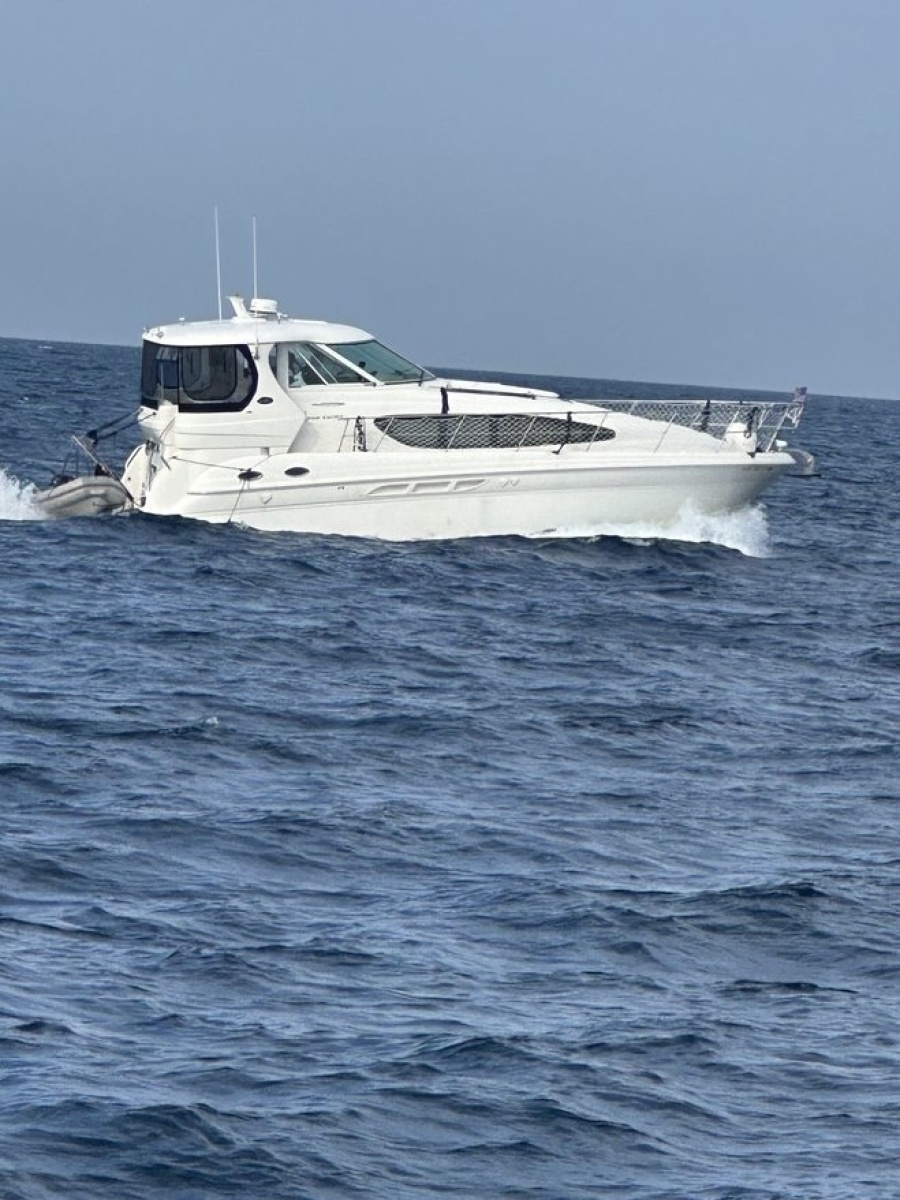39' Sea Ray underway2